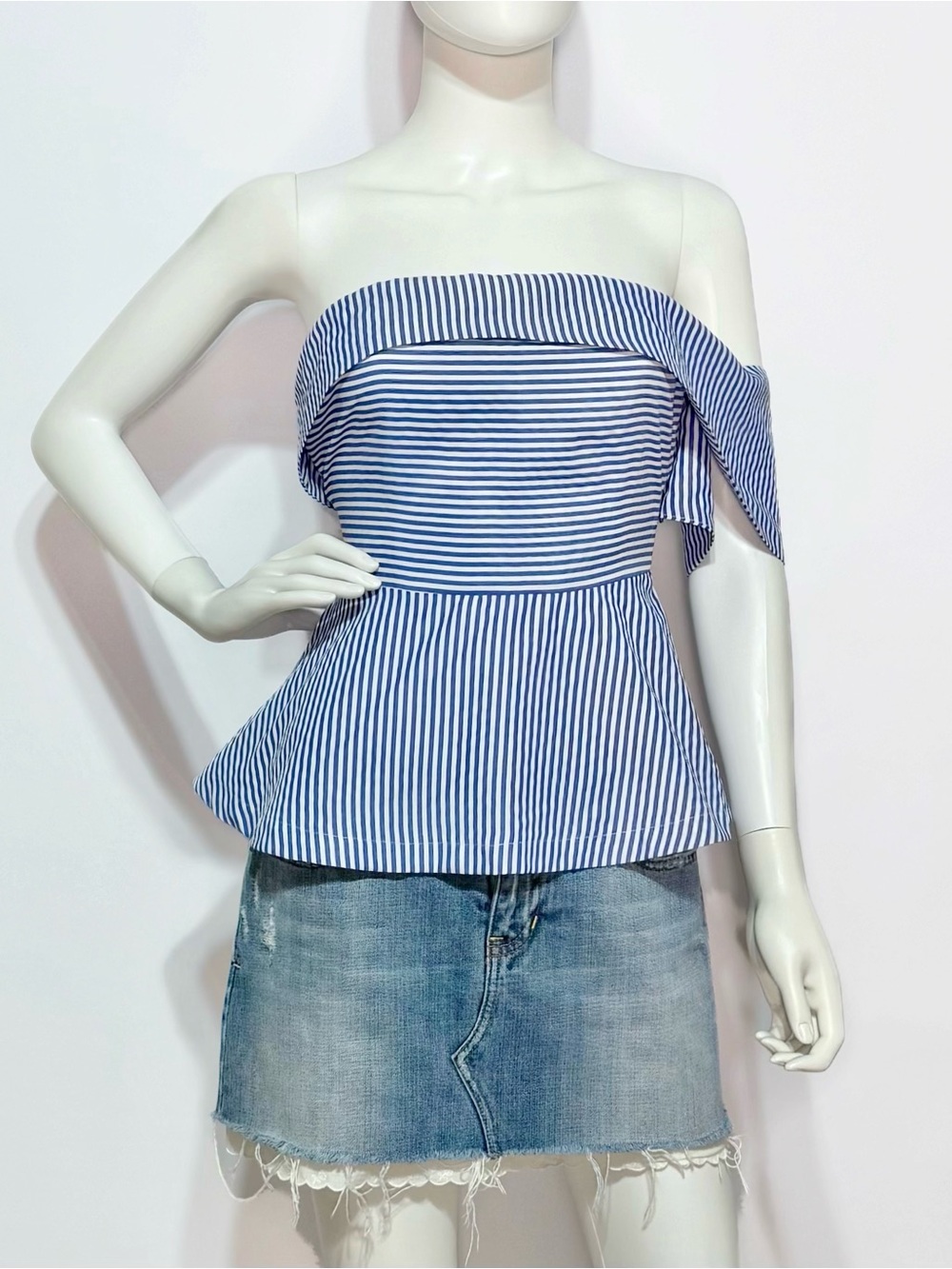 NWOT J.O.A. Preppy Blue and White Striped Off-Shoulder Peplum Camisole | Size M